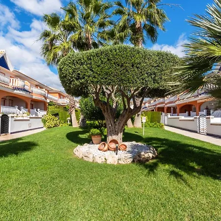 A Beautiful 2 Bedroom Townhouse - Cerezas Holiday home
