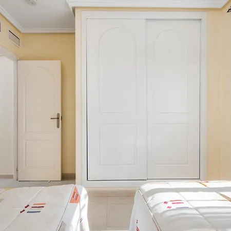 A Beautiful 2 Bedroom Townhouse - Cerezas