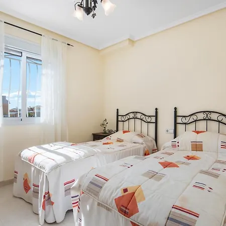 A Beautiful 2 Bedroom Townhouse - Cerezas Holiday home *